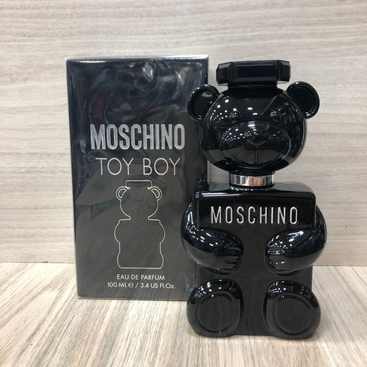 MOSCHINO